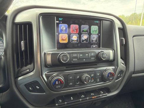 Used 2018 Chevrolet Silverado 1500 LT w/ All Star Edition AWD/4WD image 9