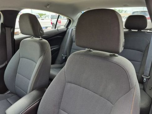Used 2019 Chevrolet Cruze Sedan FWD image 9