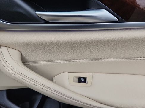 Used 2019 BMW 530i xDrive w/ Convenience Package image 31