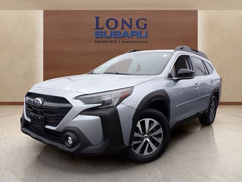 Used 2023 Subaru Outback Premium image 1