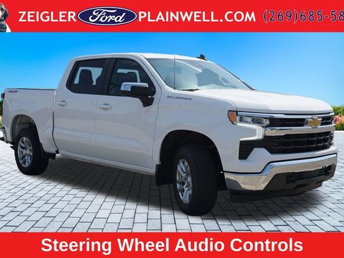 Used 2023 Chevrolet Silverado 1500 LT AWD/4WD image 7