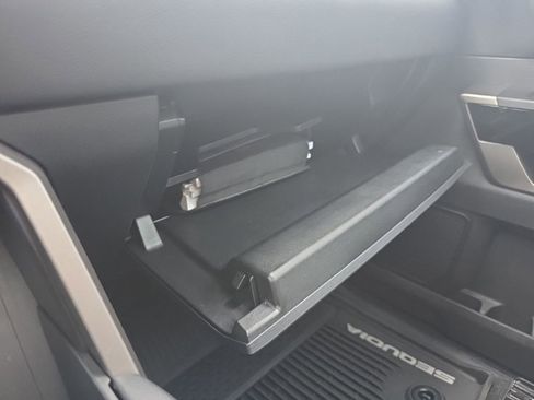 Used 2024 Toyota Sequoia Limited image 38