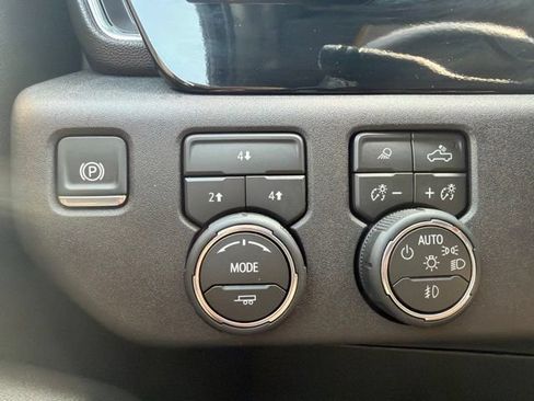 Used 2026 Chevrolet Silverado 2500 LT w/ Trail Boss Package AWD/4WD image 32