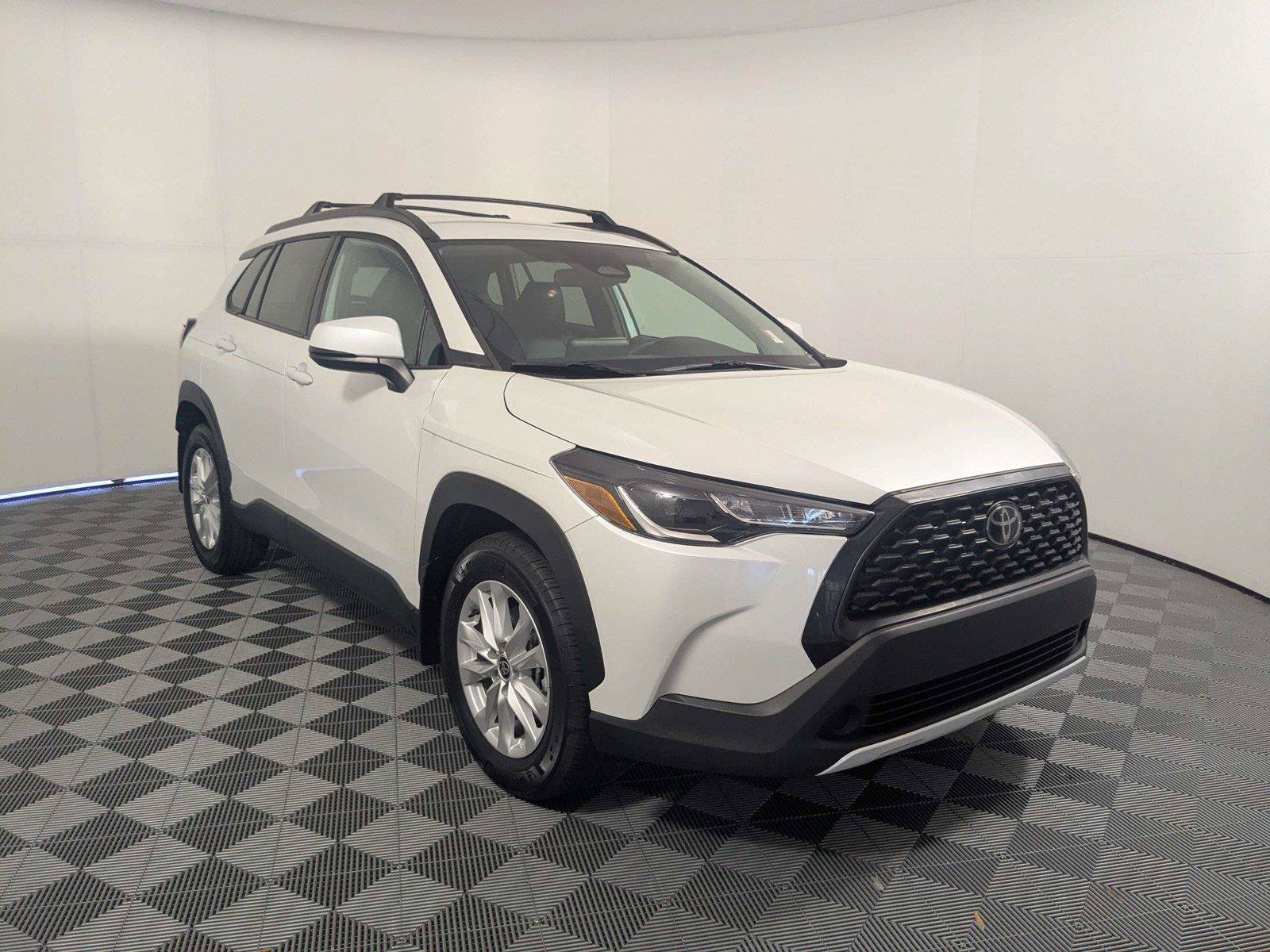 Certified 2023 Toyota Corolla Cross LE FWD image 3