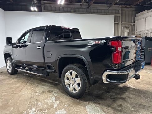 Used 2020 Chevrolet Silverado 2500 LTZ w/ LTZ Premium Package image 23