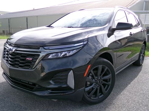 Used 2023 Chevrolet Equinox RS FWD image 1