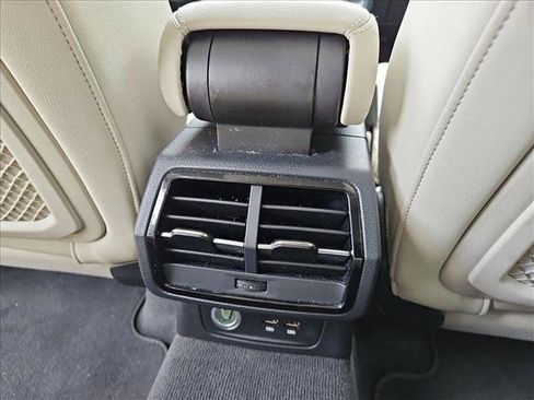 Used 2019 Audi Q3 2.0T Premium Plus w/ Premium Plus Package image 18