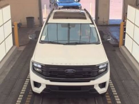 Used 2025 Ford Expedition Active AWD/4WD image 15