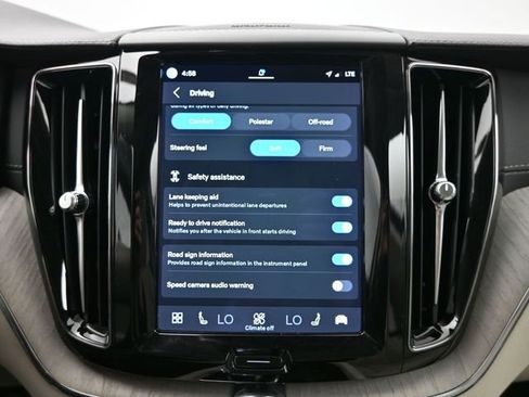 Used 2023 Volvo XC60 B5 Ultimate image 15