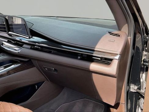 Used 2022 Cadillac Escalade Premium Luxury w/ LPO, Radiant Package image 19