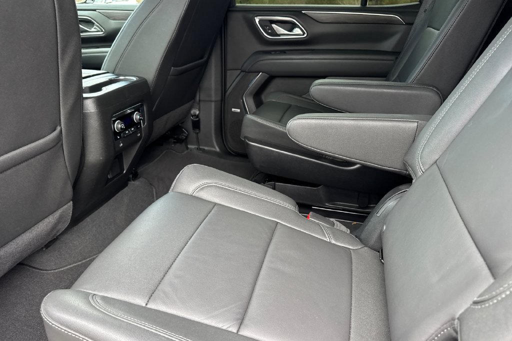 Used 2024 Chevrolet Tahoe Z71 w/ Luxury Package AWD/4WD image 13