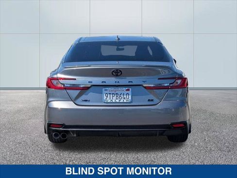 Used 2025 Toyota Camry SE w/ Convenience Package image 4