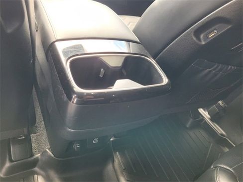 Used 2022 Kia Telluride SX w/ SX Prestige Package image 9