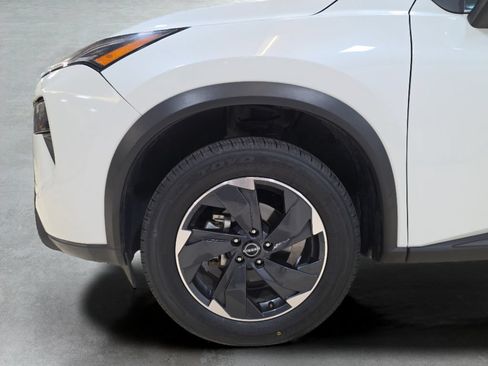Used 2025 Nissan Rogue SV AWD/4WD image 25