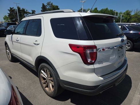 Used 2018 Ford Explorer XLT w/ Equipment Group 202A image 5