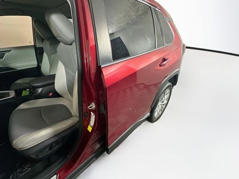 Used 2022 Toyota RAV4 XLE Premium FWD image 12