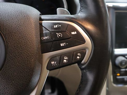 Used 2016 Jeep Grand Cherokee Limited w/ Luxury Group II AWD/4WD image 42
