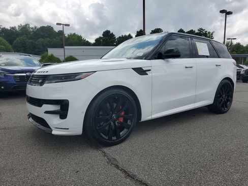 Used 2025 Land Rover Range Rover Sport Dynamic SE AWD/4WD image 3