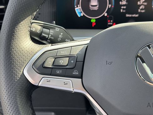 New 2026 Volkswagen Tiguan SE R-Line image 16