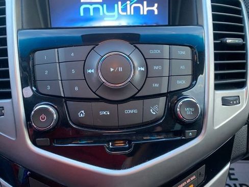 Used 2015 Chevrolet Cruze LT w/ Technology Package FWD image 13