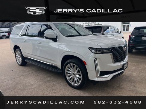 Used 2022 Cadillac Escalade ESV Luxury image 2