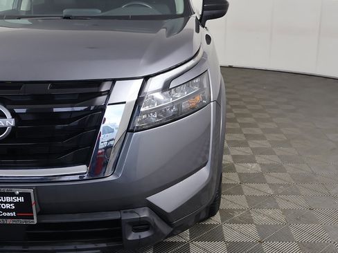 Used 2024 Nissan Pathfinder S image 13