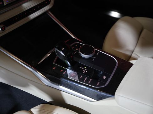 Used 2021 BMW 330i Sedan w/ Convenience Package image 22