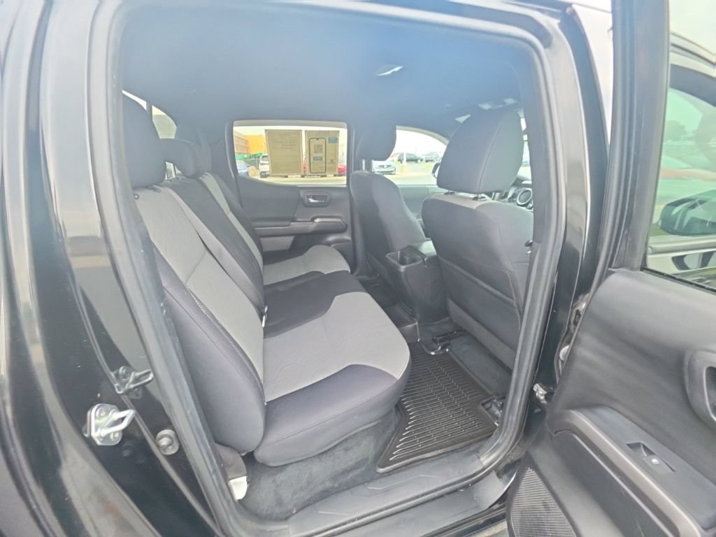 Used 2022 Toyota Tacoma TRD Sport AWD/4WD image 27