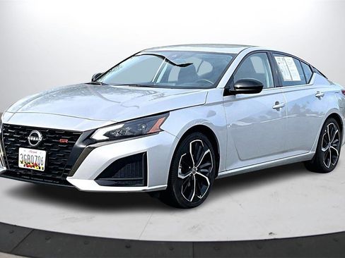 Used 2024 Nissan Altima 2.5 SR image 4