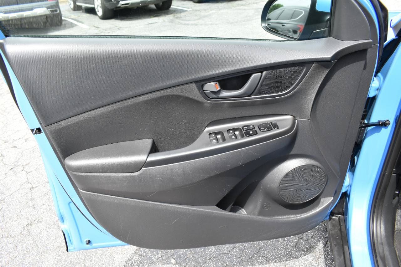 Used 2022 Hyundai Kona SEL w/ Cargo Package FWD image 34