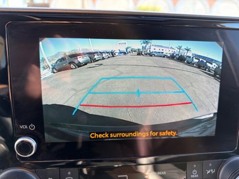 Used 2024 Toyota Highlander LE image 35