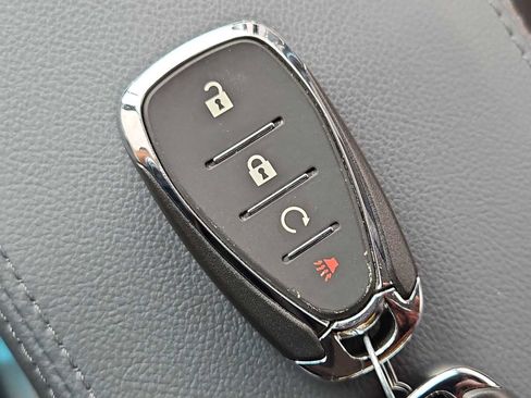 Used 2020 Chevrolet Bolt Premier w/ Infotainment Package image 34