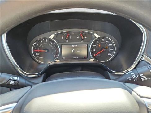 Used 2025 Chevrolet Blazer LT image 11