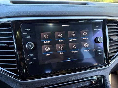 Used 2021 Volkswagen Atlas Cross Sport SEL image 33