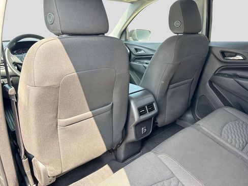 Used 2019 Chevrolet Equinox LT w/ Driver Convenience Package AWD/4WD image 17