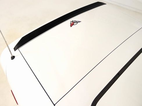 Used 2004 Chevrolet Corvette w/ Preferred Equipment Group image 64