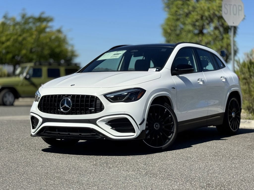 Used 2025 Mercedes-Benz GLA 35 AMG 4MATIC image 2