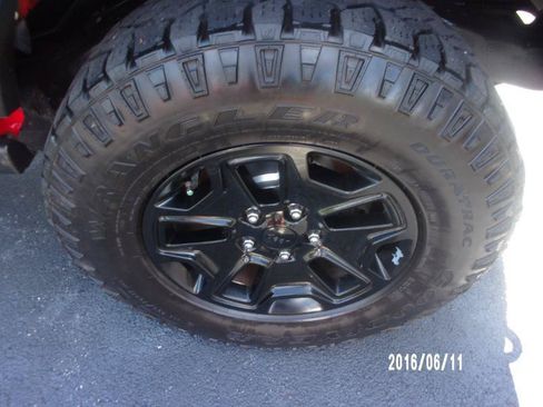 Used 2016 Jeep Wrangler Sport AWD/4WD image 13