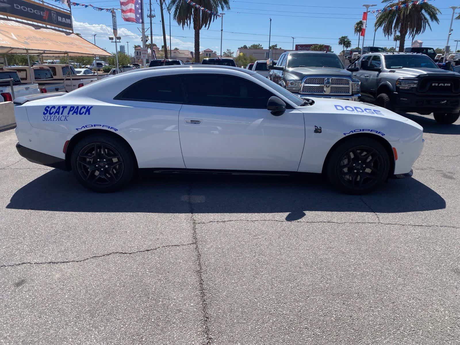 Used 2026 Dodge Charger Scat Pack AWD/4WD image 4