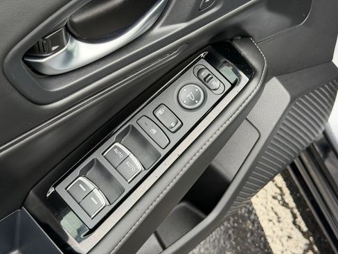 Used 2023 Honda Accord Touring image 12