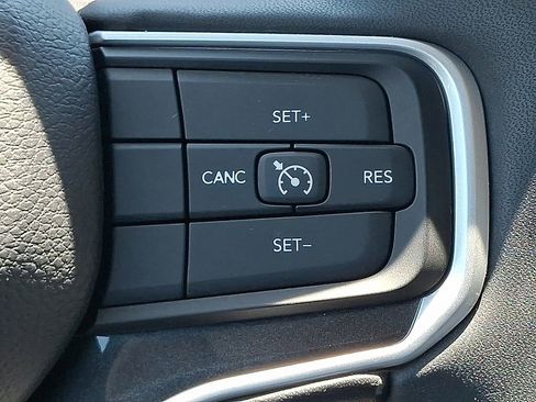 Used 2022 Jeep Wagoneer Series I w/ Premium Group I AWD/4WD image 23
