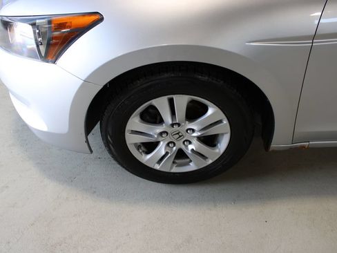 Used 2010 Honda Accord LX-P image 4