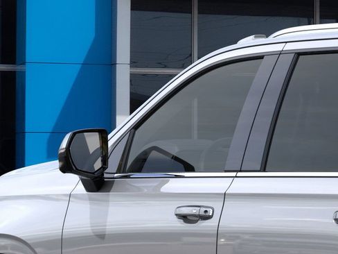 New 2026 Chevrolet Suburban Premier image 12