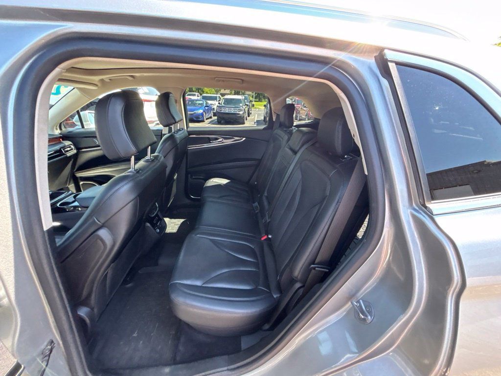 Used 2023 Lincoln Nautilus Reserve AWD/4WD image 28