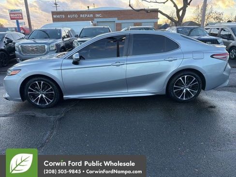 Used 2019 Toyota Camry SE image 8