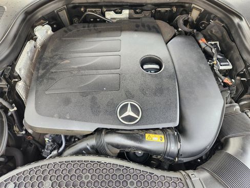 Used 2020 Mercedes-Benz GLC 300 4MATIC image 23