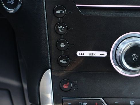 Used 2019 Ford Edge Titanium image 26