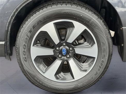 Used 2018 Subaru Forester 2.5i Premium w/ All-Weather Package image 7