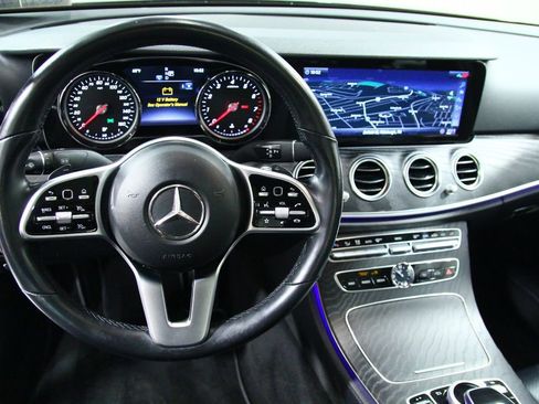 Used 2019 Mercedes-Benz E 300 4MATIC image 21