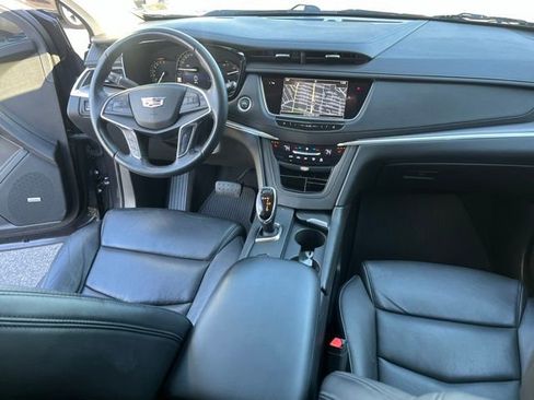 Used 2018 Cadillac XT5 Luxury w/ Driver Awareness Package image 16